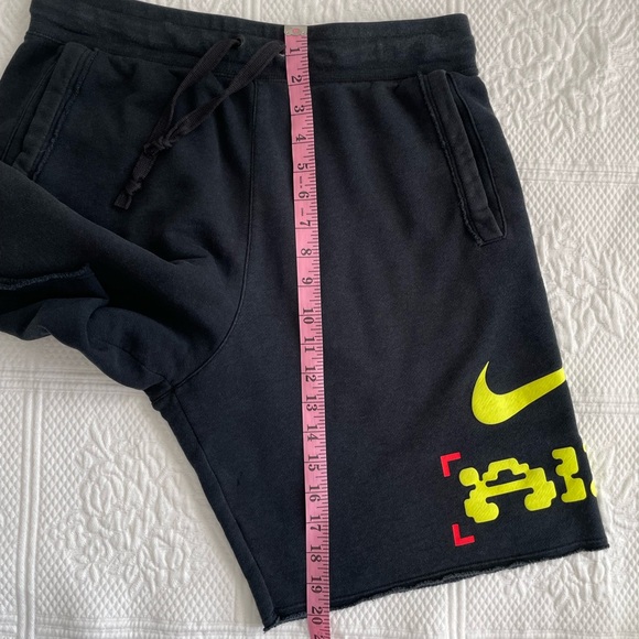 Nike Athletic Catching Air Alumni Fleece Sweat Shorts Men Small Black Neon - Picture 11 of 13